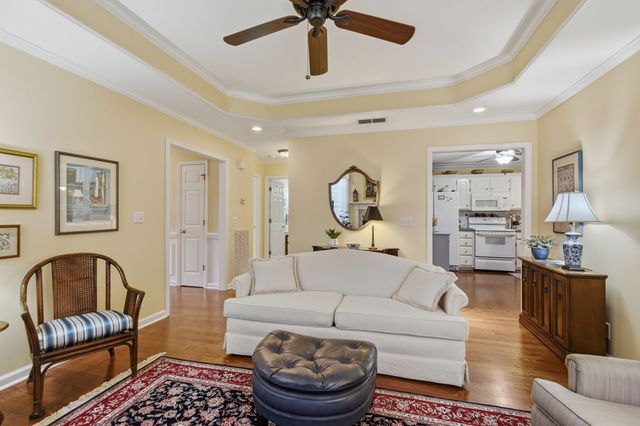 2767 Stonehedge Dr, Murfreesboro, TN 37128
