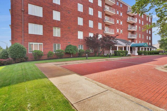 100 NW 1st St Apt 205, Evansville, IN 47708