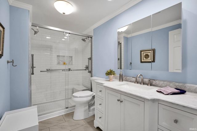 100 NW 1st St Apt 205, Evansville, IN 47708