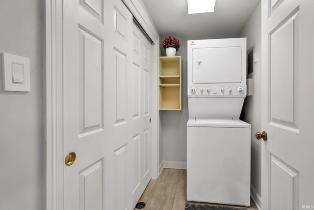 100 NW 1st St Apt 205, Evansville, IN 47708