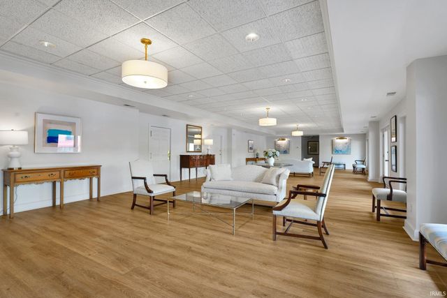 100 NW 1st St Apt 205, Evansville, IN 47708