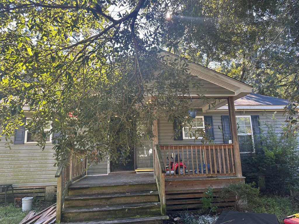 2945 Bobo Road, Mount Pleasant, SC 29466