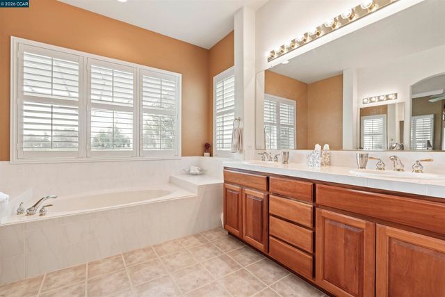 211 Benoni Ln, Brentwood, CA 94513