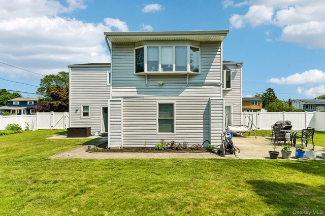 22 Liberty Avenue, Selden, NY 11784