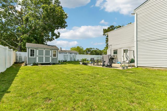 22 Liberty Avenue, Selden, NY 11784