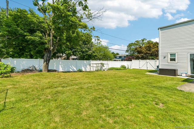 22 Liberty Avenue, Selden, NY 11784