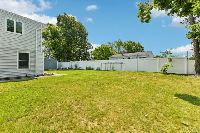 22 Liberty Avenue, Selden, NY 11784