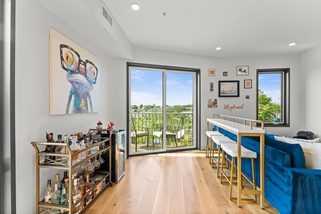 191 Condor St 9, Boston, MA 02128