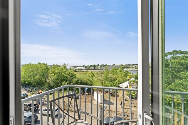 191 Condor St 9, Boston, MA 02128