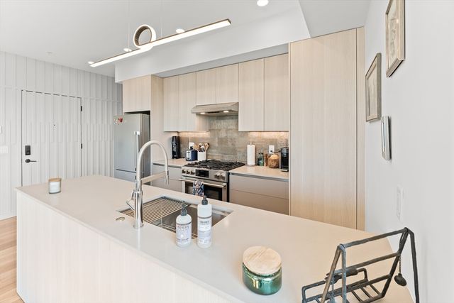 191 Condor St 9, Boston, MA 02128