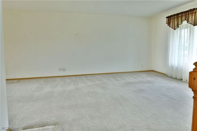 5682 Baylor Avenue, Austintown, OH 44515