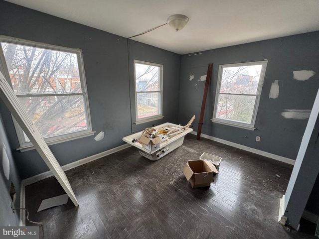 2925 W NORTH AVE, Baltimore, MD 21216