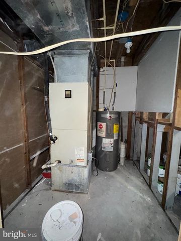 2925 W NORTH AVE, Baltimore, MD 21216