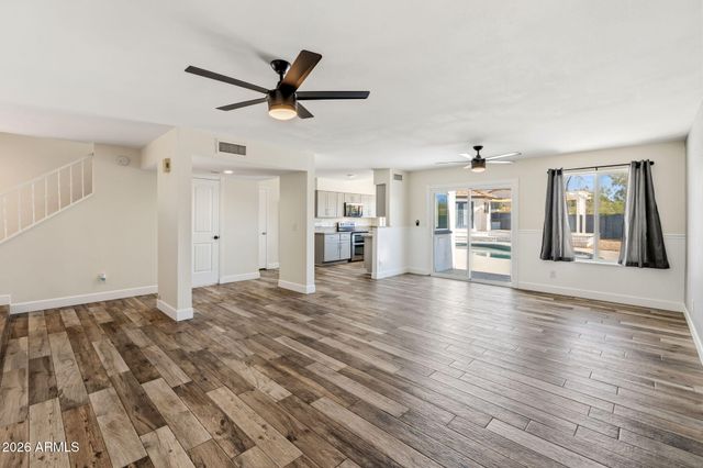 4330 E VAUGHN Drive, Phoenix, AZ 85044