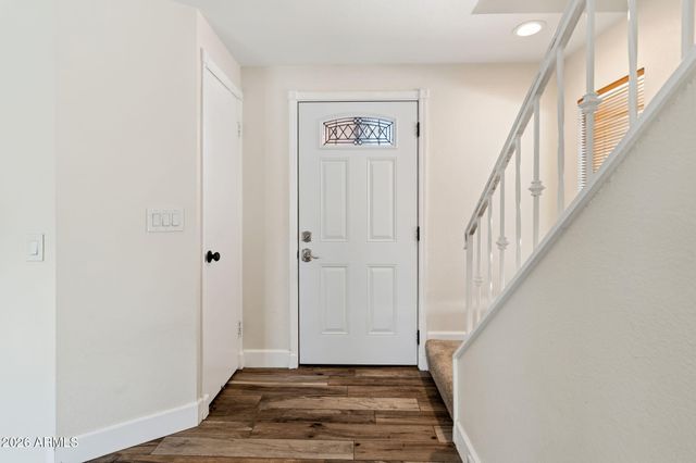 4330 E VAUGHN Drive, Phoenix, AZ 85044