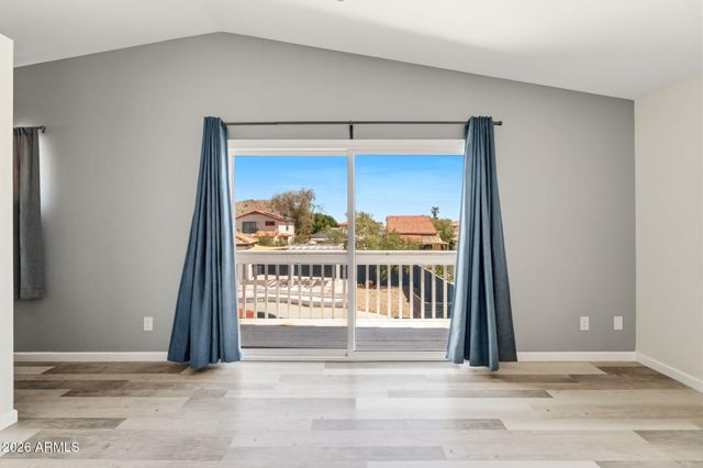 4330 E VAUGHN Drive, Phoenix, AZ 85044