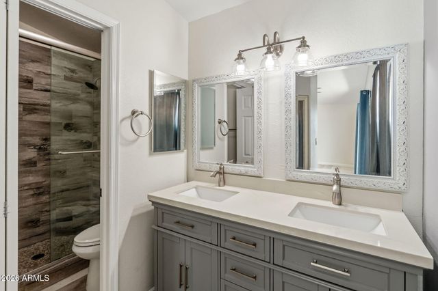 4330 E VAUGHN Drive, Phoenix, AZ 85044