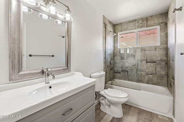 4330 E VAUGHN Drive, Phoenix, AZ 85044