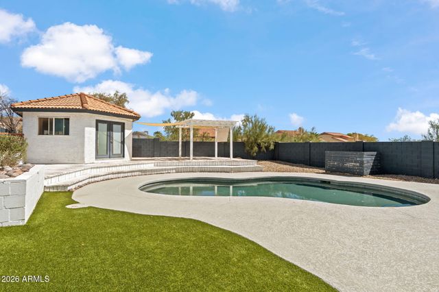 4330 E VAUGHN Drive, Phoenix, AZ 85044