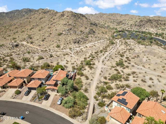 4330 E VAUGHN Drive, Phoenix, AZ 85044