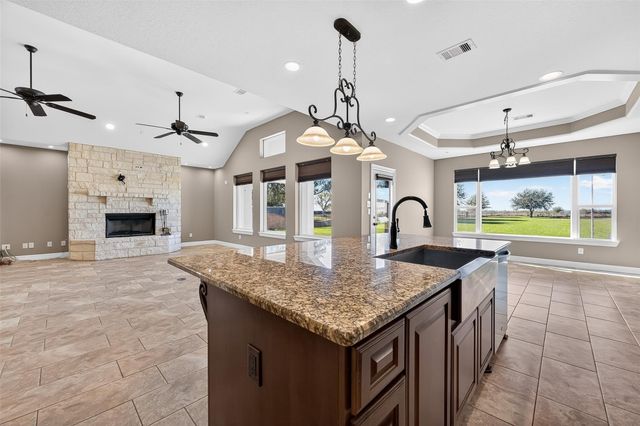 7313 Falcon Drive, Brookshire, TX 77423