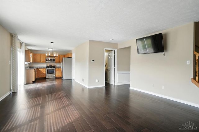 22 Green Meadow Ct, Franklin, OH 45005