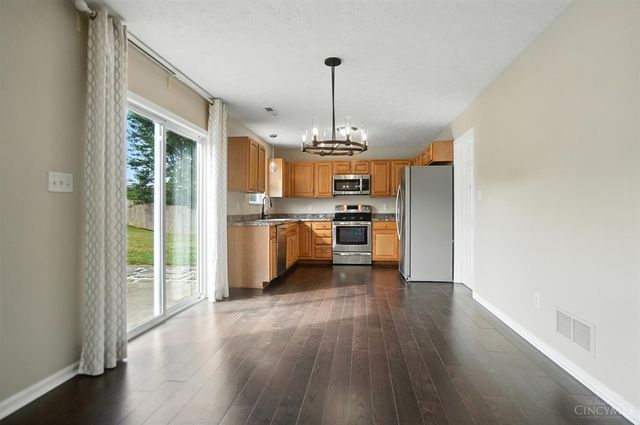 22 Green Meadow Ct, Franklin, OH 45005