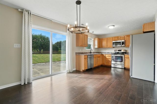 22 Green Meadow Ct, Franklin, OH 45005