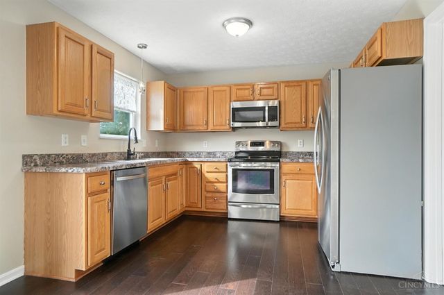 22 Green Meadow Ct, Franklin, OH 45005