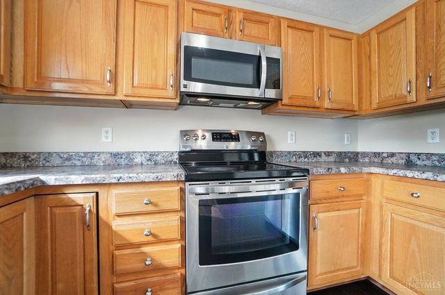 22 Green Meadow Ct, Franklin, OH 45005