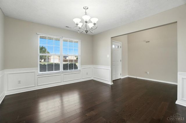 22 Green Meadow Ct, Franklin, OH 45005