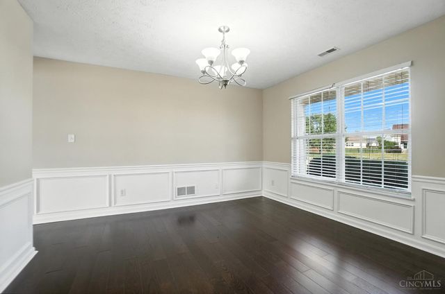 22 Green Meadow Ct, Franklin, OH 45005