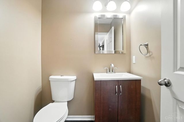 22 Green Meadow Ct, Franklin, OH 45005