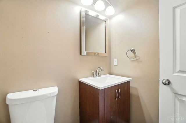 22 Green Meadow Ct, Franklin, OH 45005