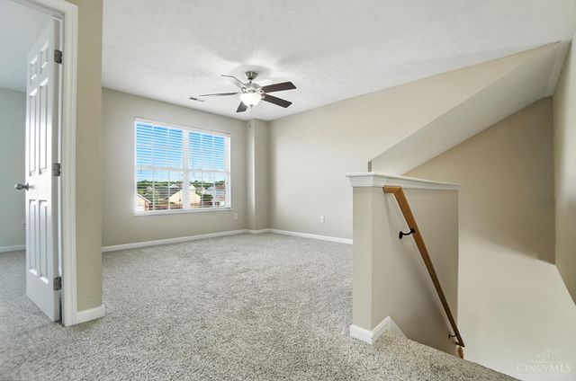 22 Green Meadow Ct, Franklin, OH 45005