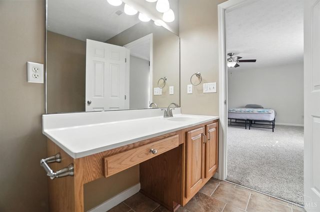 22 Green Meadow Ct, Franklin, OH 45005