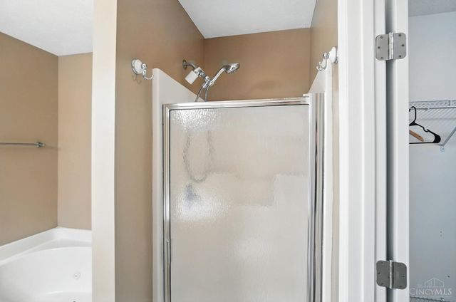 22 Green Meadow Ct, Franklin, OH 45005