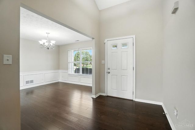 22 Green Meadow Ct, Franklin, OH 45005