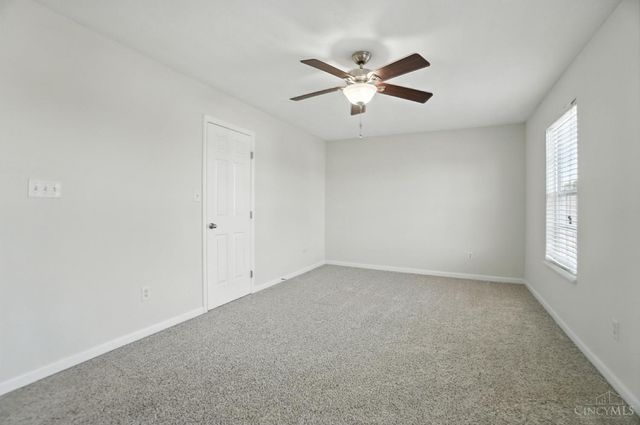 22 Green Meadow Ct, Franklin, OH 45005