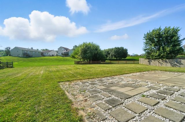 22 Green Meadow Ct, Franklin, OH 45005