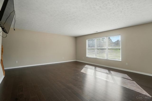 22 Green Meadow Ct, Franklin, OH 45005