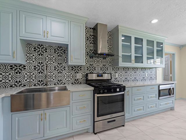 13931 Roundstone Lane, Houston, TX 77015