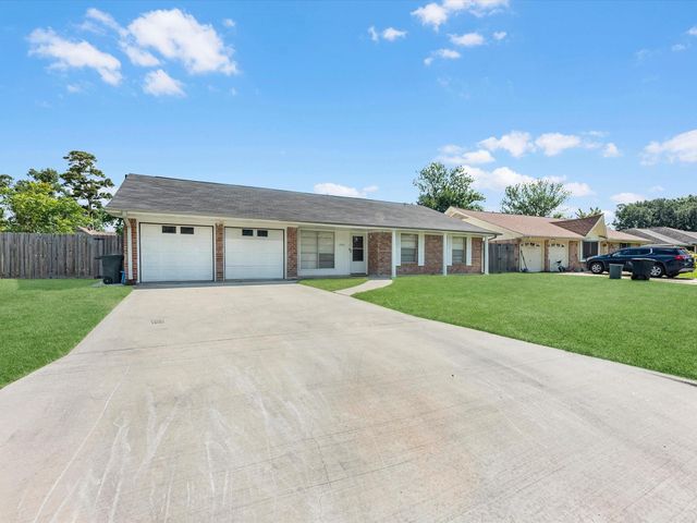 13931 Roundstone Lane, Houston, TX 77015