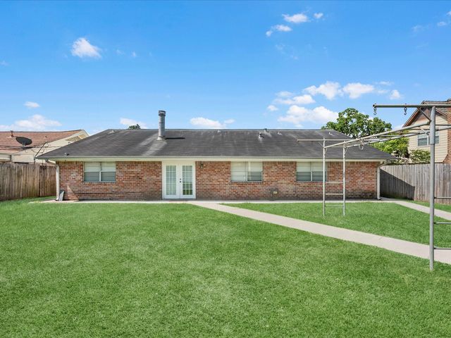 13931 Roundstone Lane, Houston, TX 77015