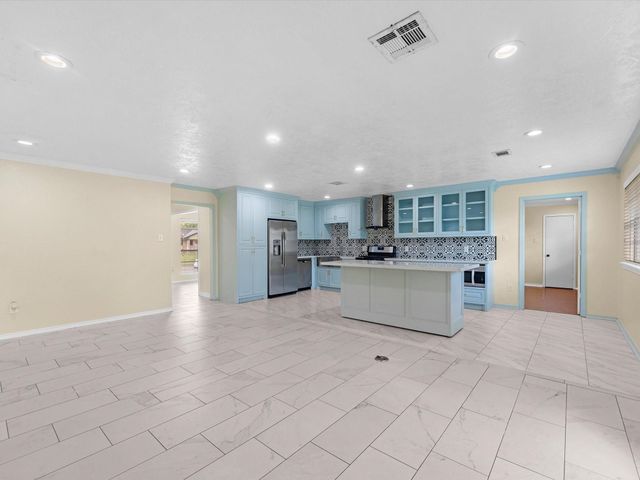 13931 Roundstone Lane, Houston, TX 77015