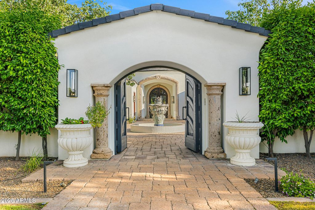 6809 E DOUBLETREE RANCH Road, Paradise Valley, AZ 85253