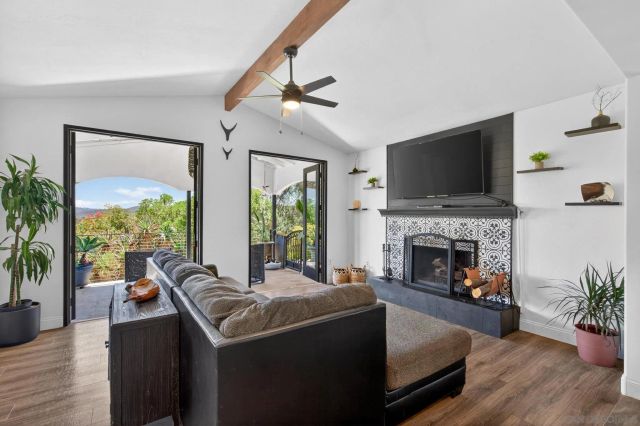 15031 Heath Dr., Poway, CA 92064