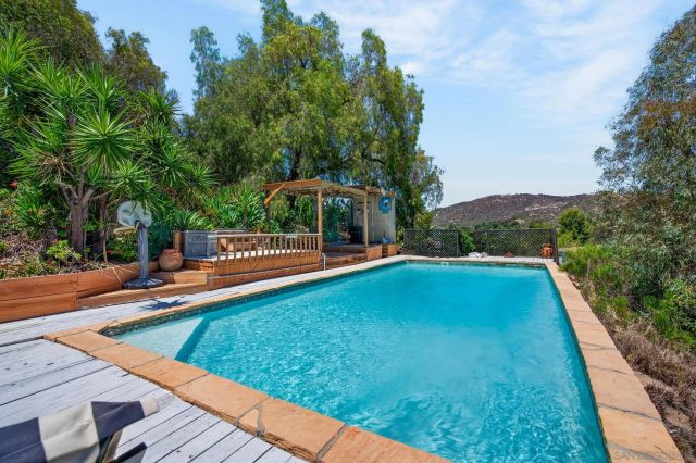15031 Heath Dr., Poway, CA 92064