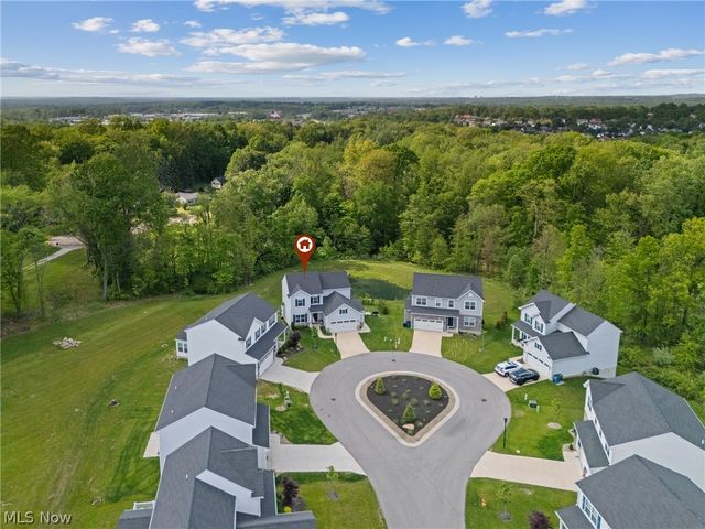 1216 Selena Grove, Green, OH 44685