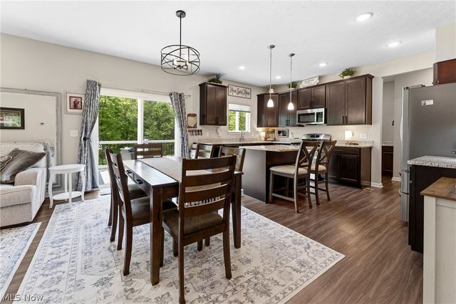 1216 Selena Grove, Green, OH 44685